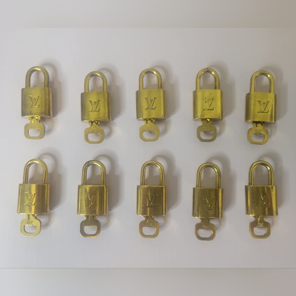 Louis Vuitton Lock & Key in Mint Condition, sold indivually - Picture 2 of 6